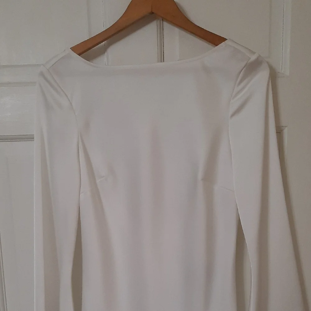 Gianni Bini Classic White Long Sleeve Dress - Picture 5 of 11